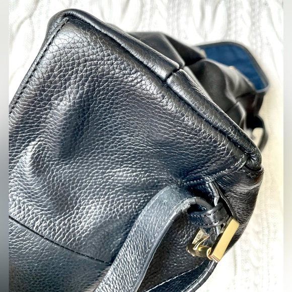 TOMMY HILFIGER women’s leather backpack - Picture 6 of 10